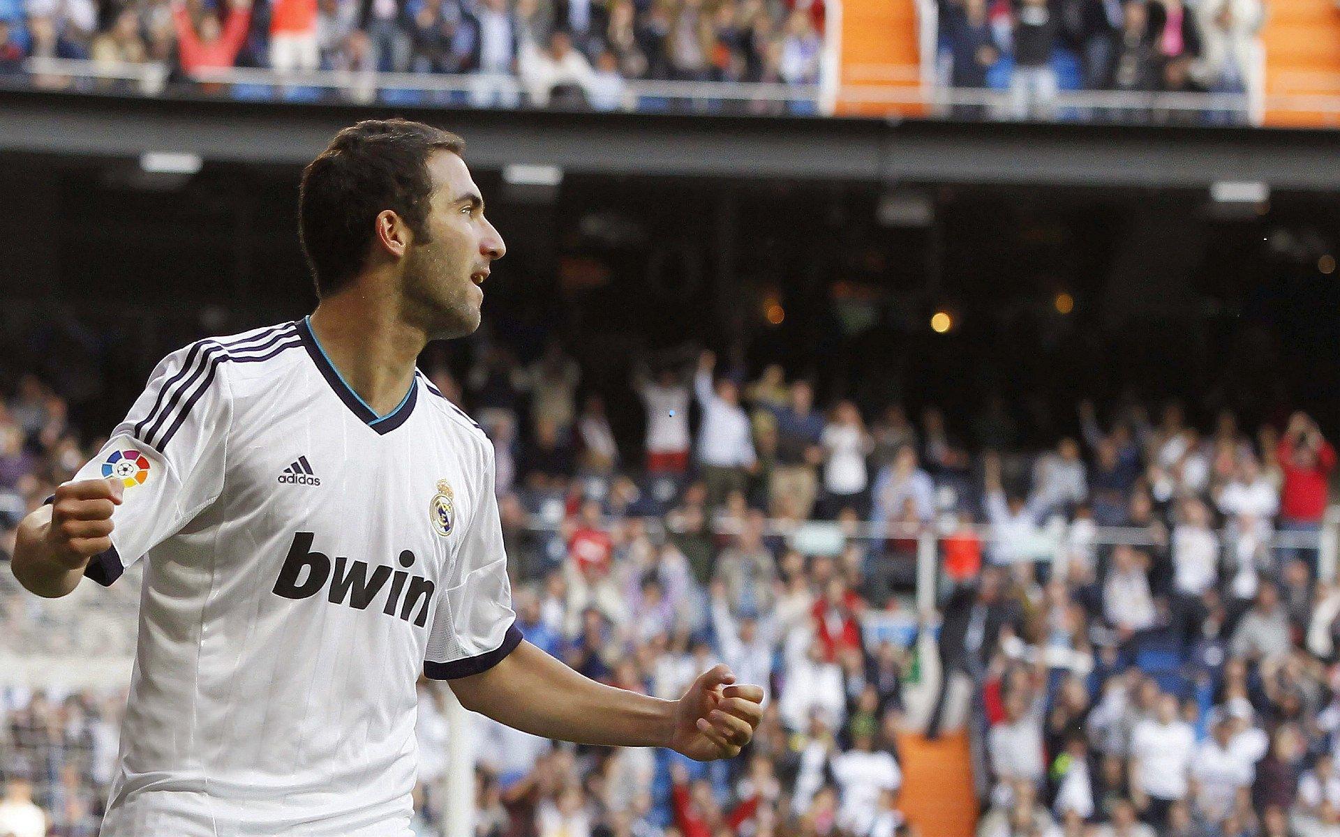 克莱·汤普森状态低迷出战23分钟仅得8分，勇士队客场失利暴露进攻隐患