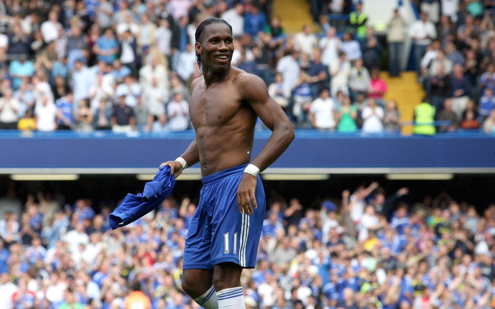  官方平台-童年足影，2004年亚洲杯决赛点燃十岁少年的绿茵梦